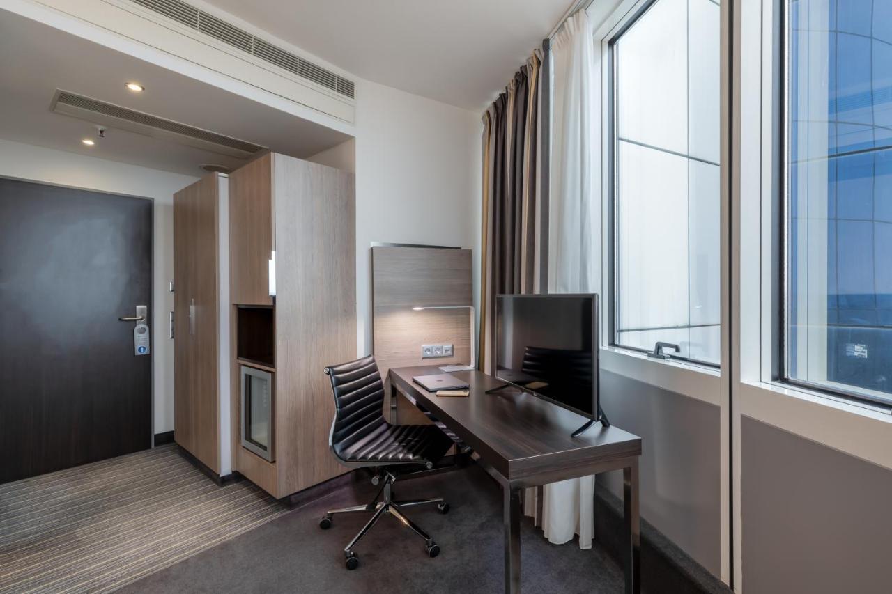 Hotel Select Spiegelturm 4*