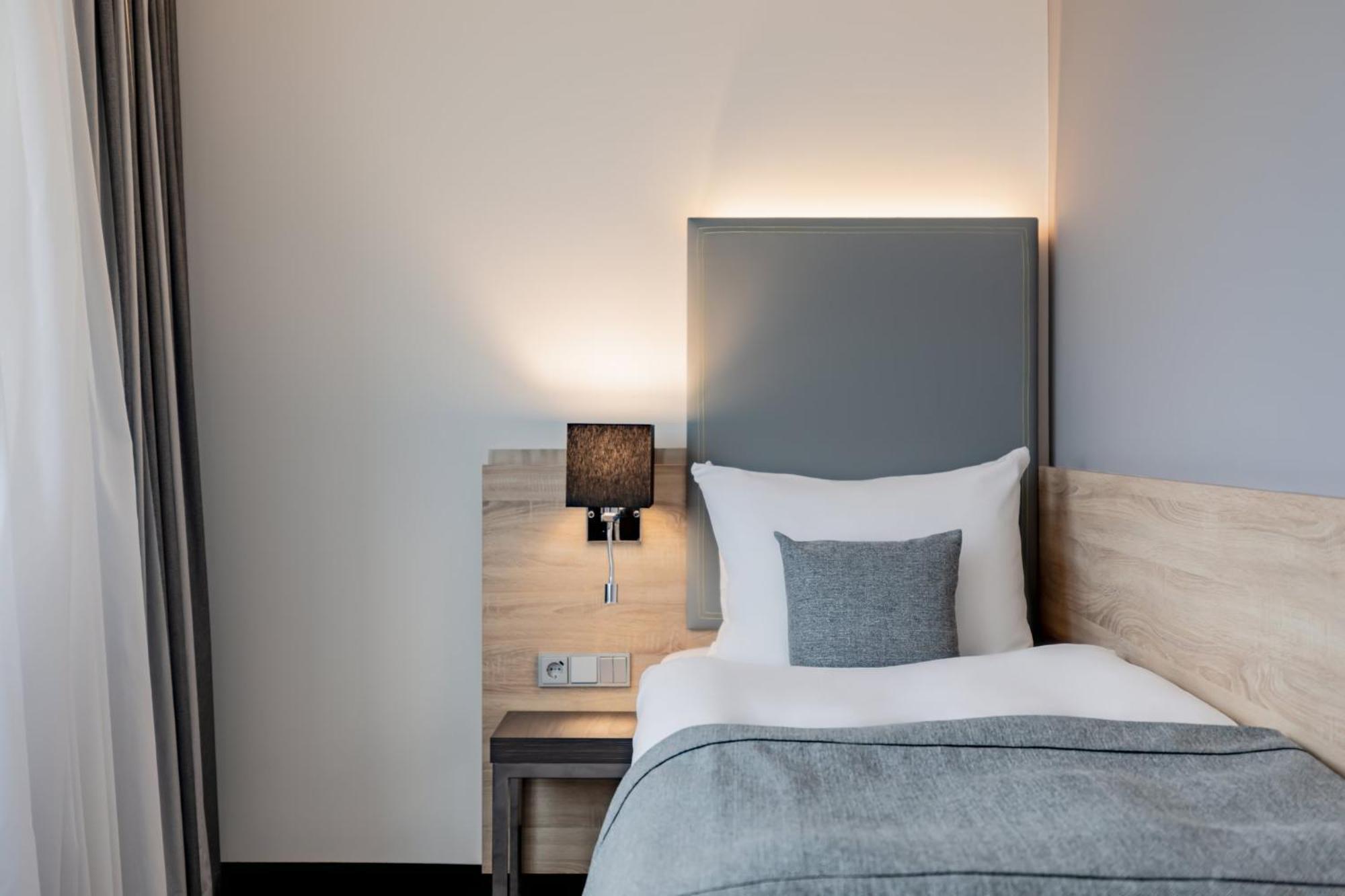Hotel Select Spiegelturm 4*