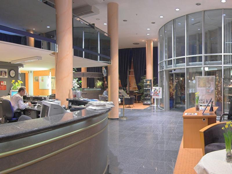 Hotel Select Spiegelturm 4*